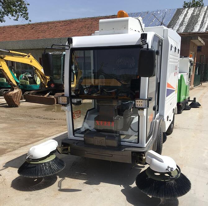電動(dòng)掃地車 電動(dòng)掃地車